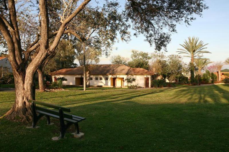 Nir Etzion Resort Ein Hod エクステリア 写真
